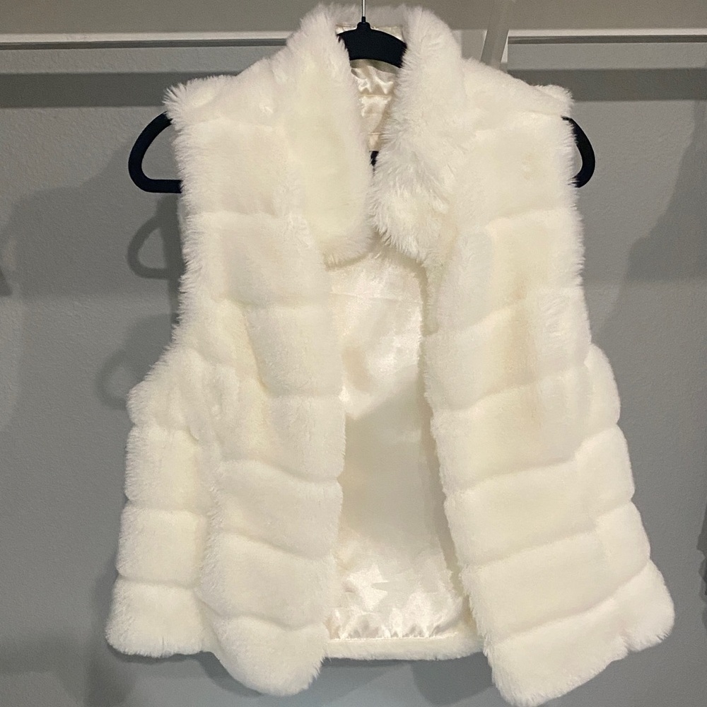 White House Black Market Ivory Faux Fur Vest